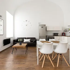B17 Bajcsy Apartment Budapest